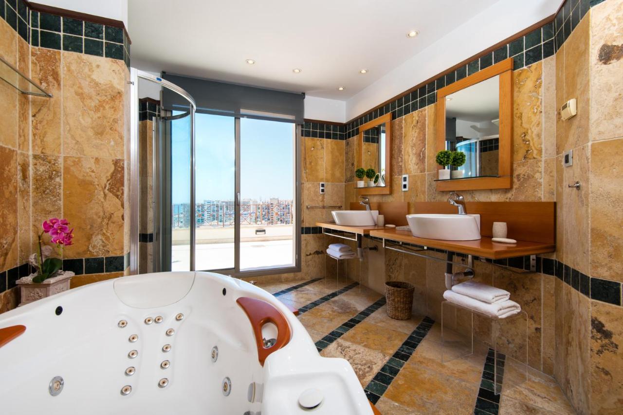 Ph Bellagio: Luxurious And Romantic Duplex Penthouse With Private Pool & Sea Views Беналмадена Екстериор снимка